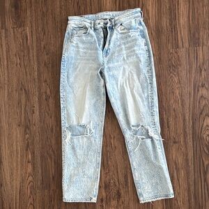 American Eagle Outfitters Light Wash Distressed Boyfriend Jeans